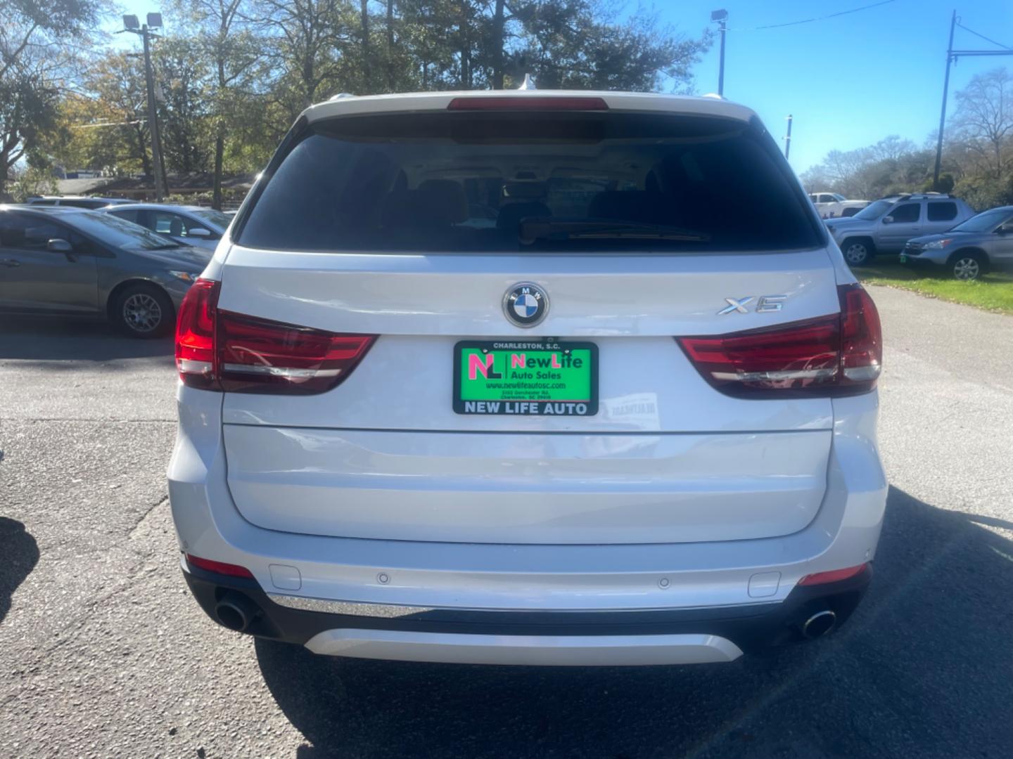 2014 WHITE BMW X5 XDRIVE35I (5UXKR0C54E0) with an 3.0L engine, Automatic transmission, located at 5103 Dorchester Rd., Charleston, SC, 29418-5607, (843) 767-1122, 36.245171, -115.228050 - Photo#5